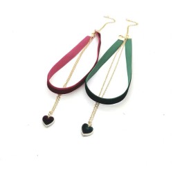 N320 Heart Pendant Velvet Collar