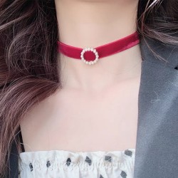 N324  Pearl Circle Velvet Collar