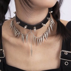 Awl Chain Riveted PU Collar